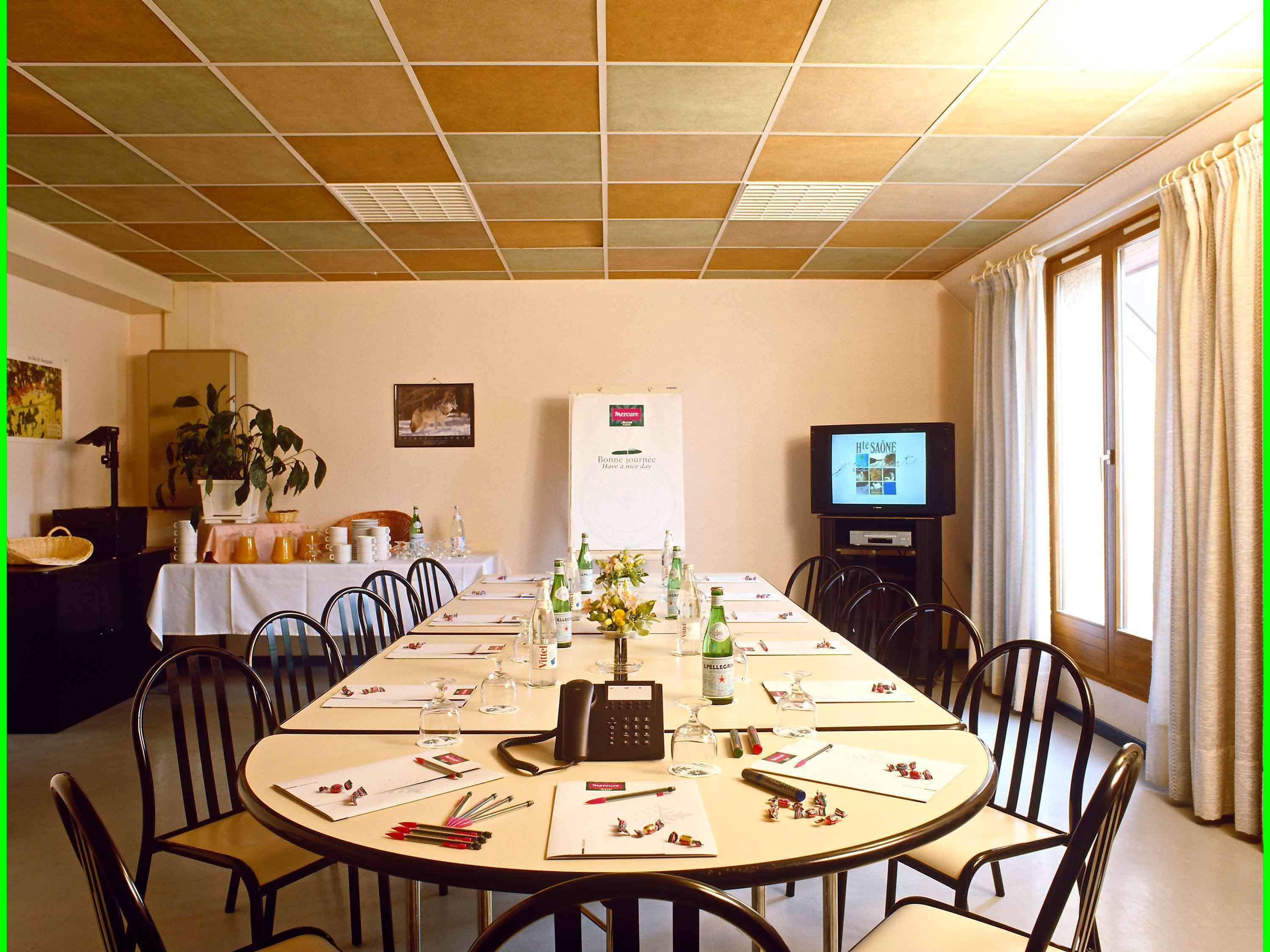 Mercure Hexagone Luxeuil Экстерьер фото