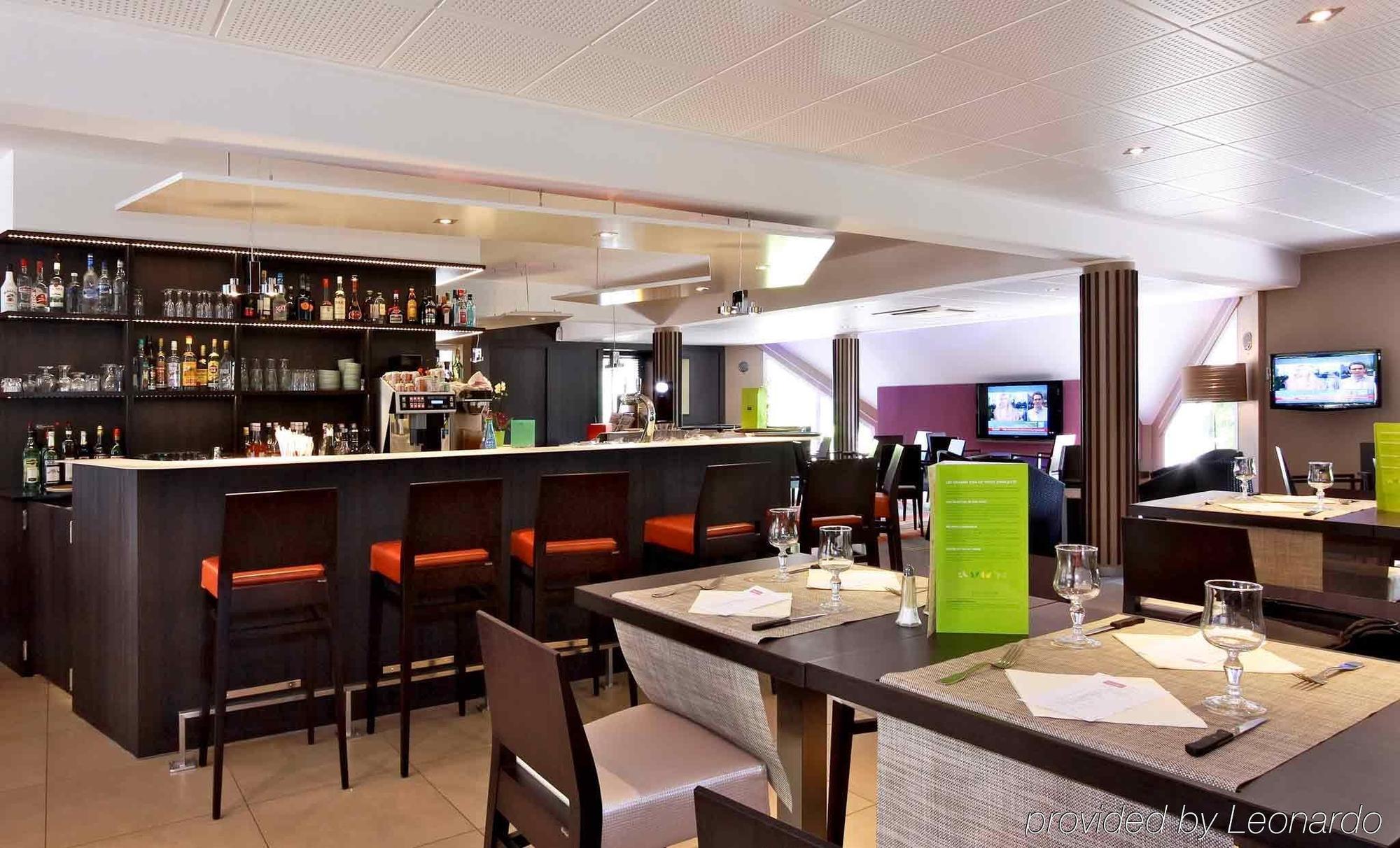 Mercure Hexagone Luxeuil Ресторан фото