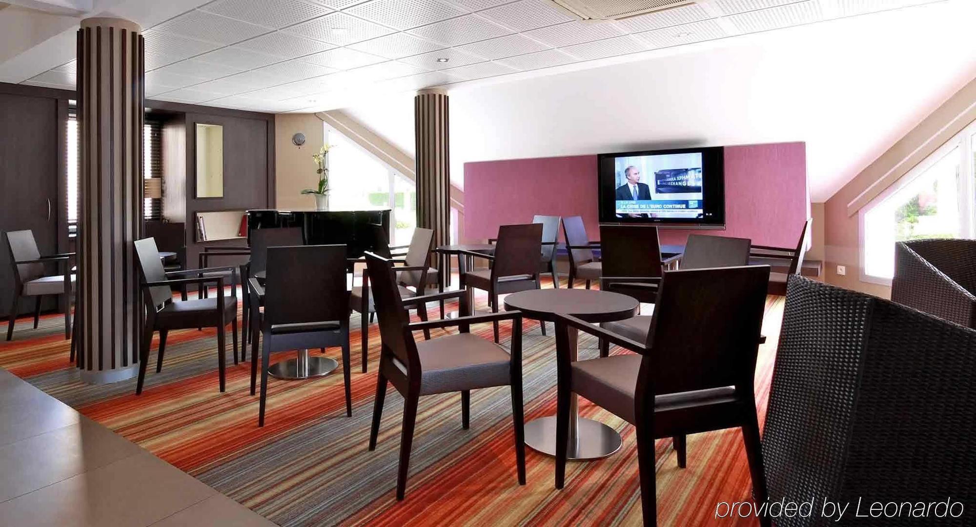 Mercure Hexagone Luxeuil Ресторан фото